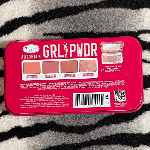 The Balm GRL PWDR Cheeks on the go. Blush, highlighter, bronzer palette. - Picture 4 of 4
